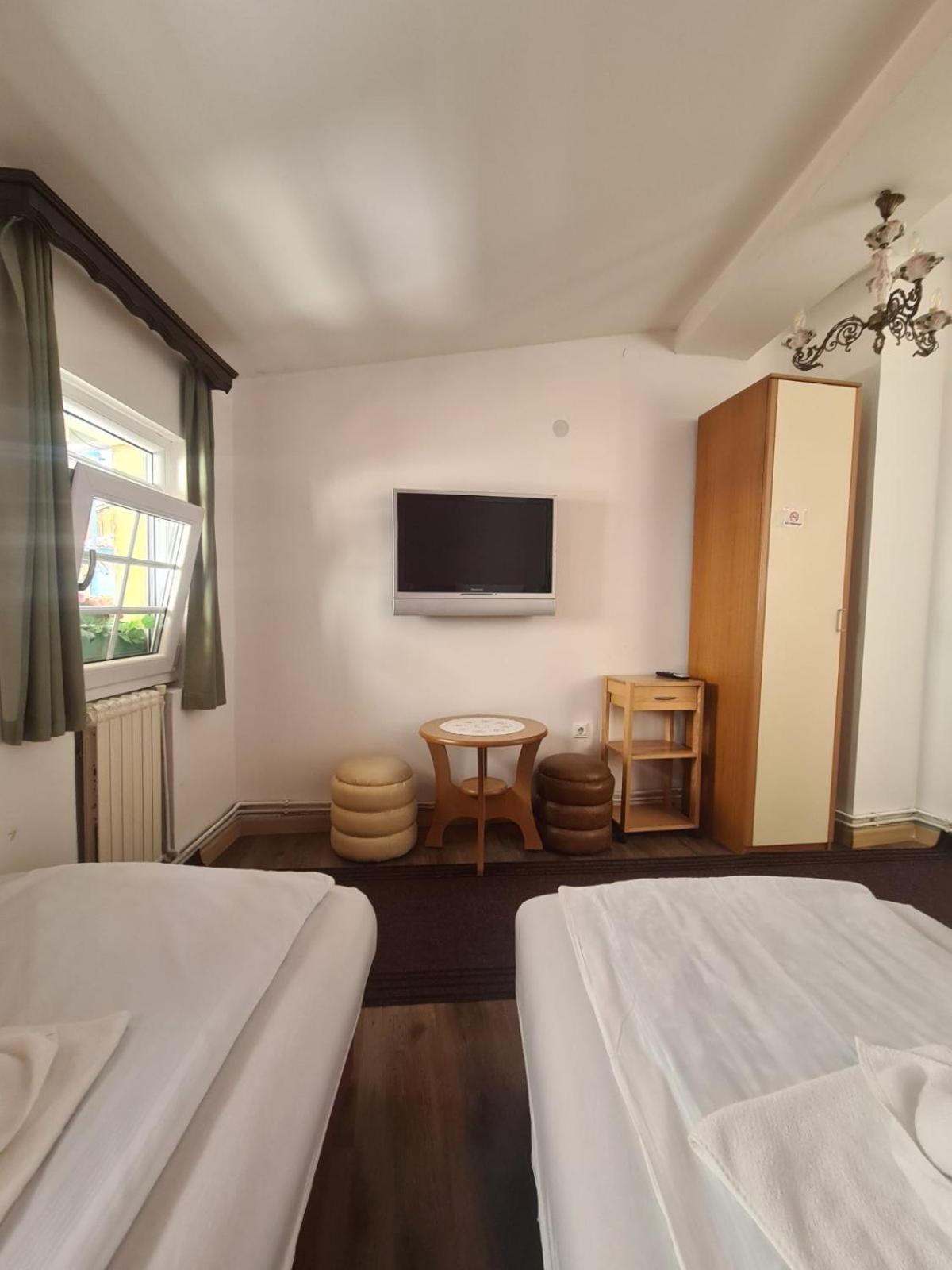 Guesthouse Nia Deluxe Sarajevo Ngoại thất bức ảnh