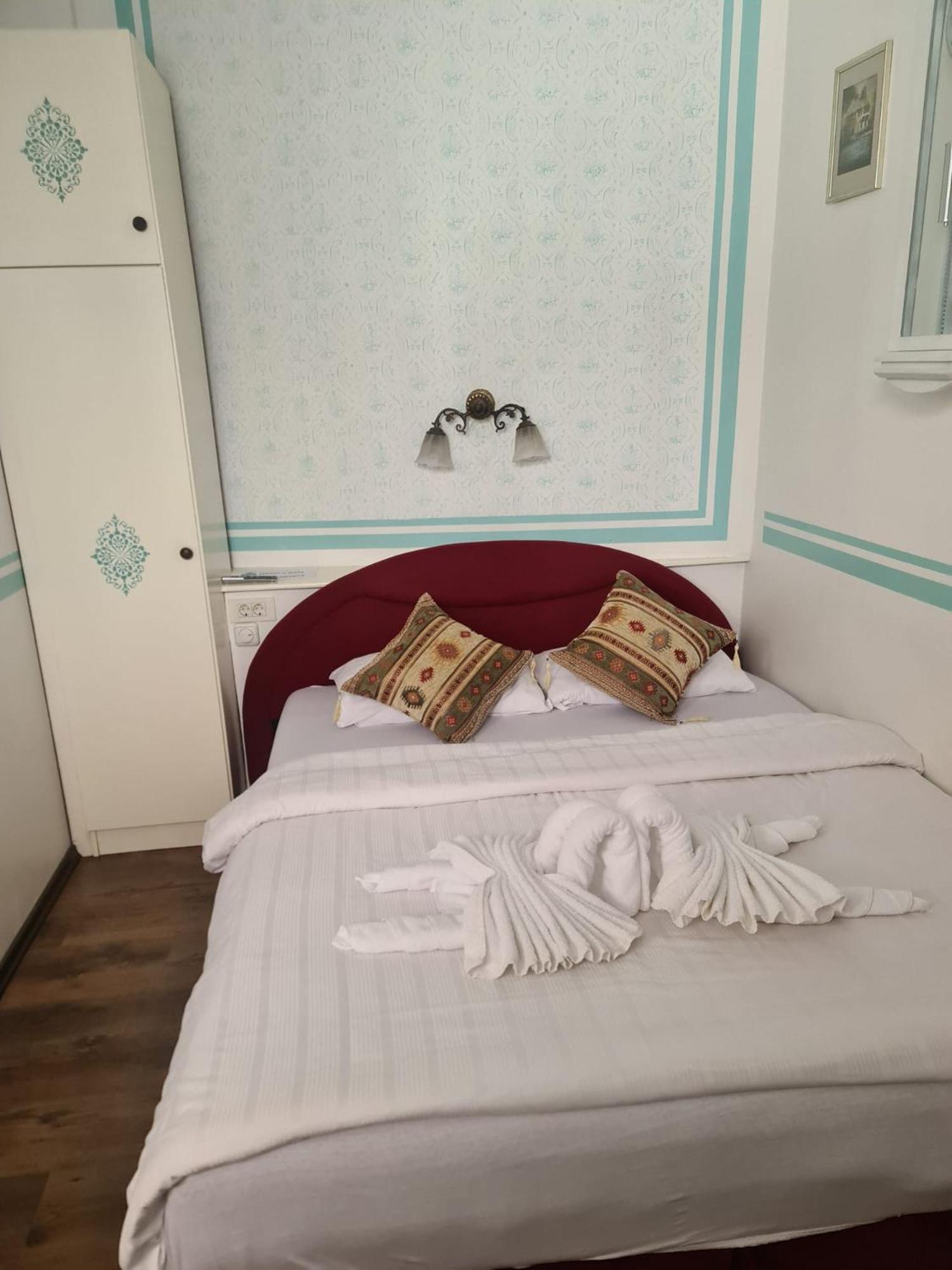 Guesthouse Nia Deluxe Sarajevo Ngoại thất bức ảnh