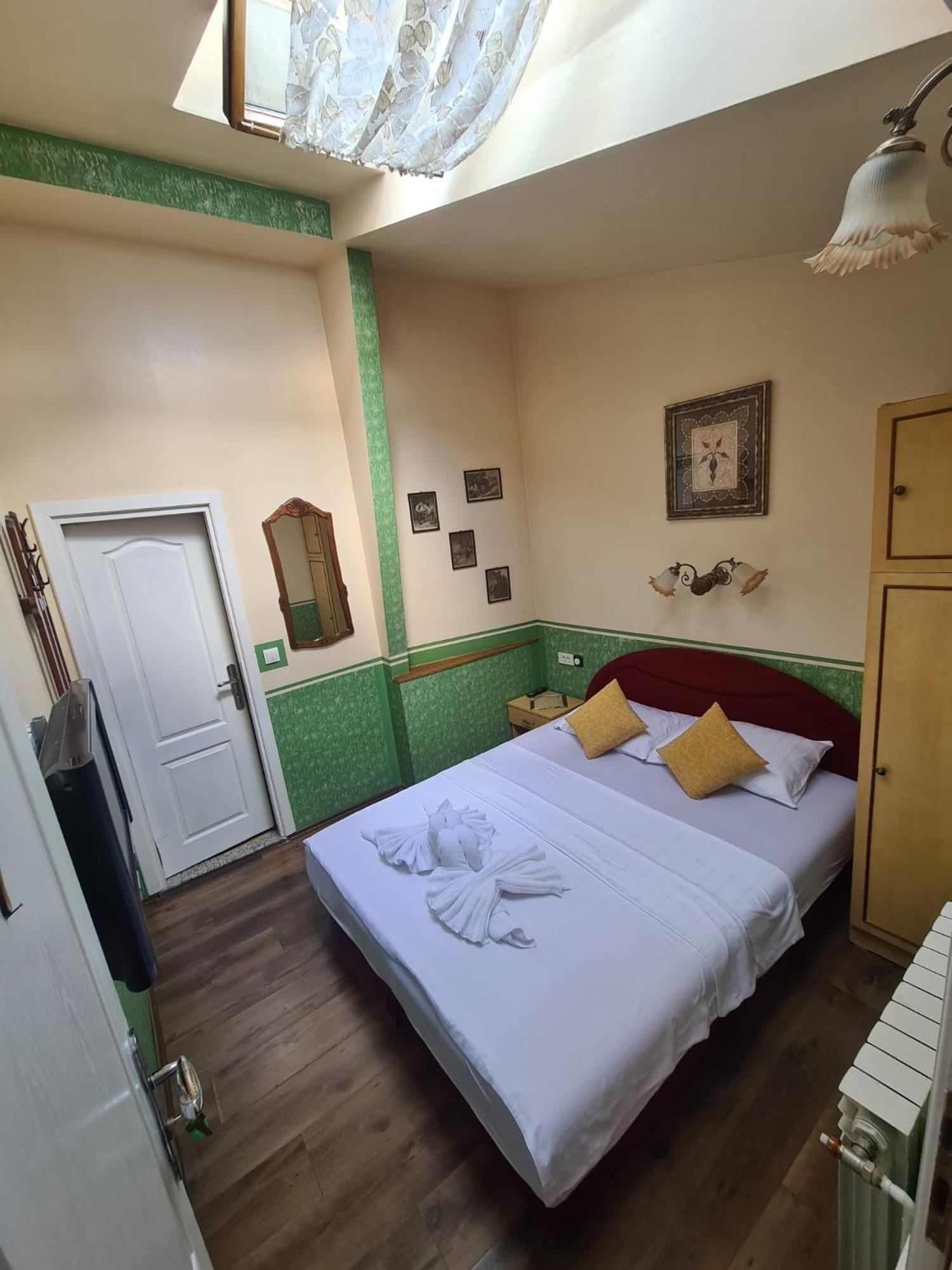 Guesthouse Nia Deluxe Sarajevo Ngoại thất bức ảnh