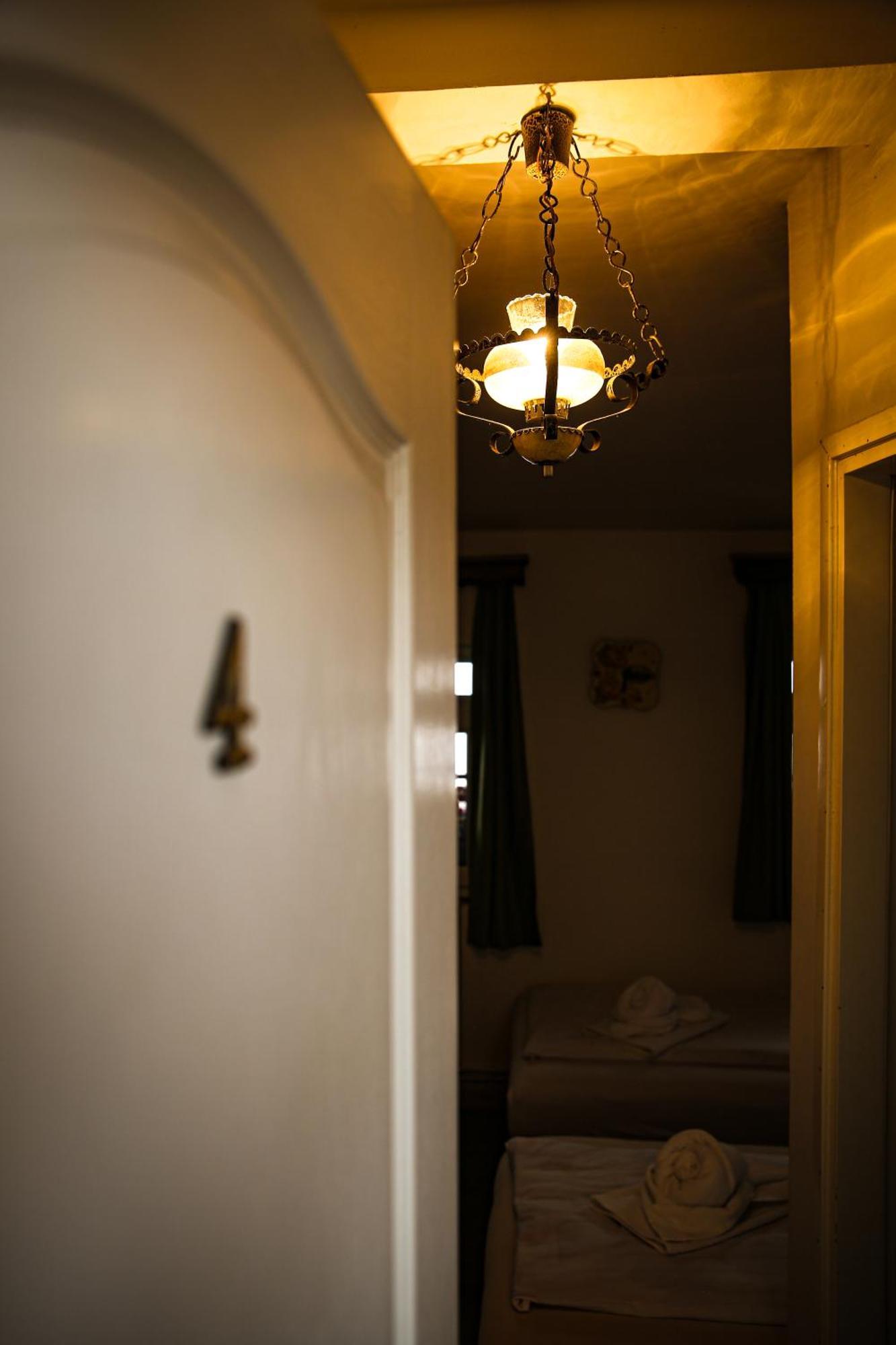 Guesthouse Nia Deluxe Sarajevo Ngoại thất bức ảnh