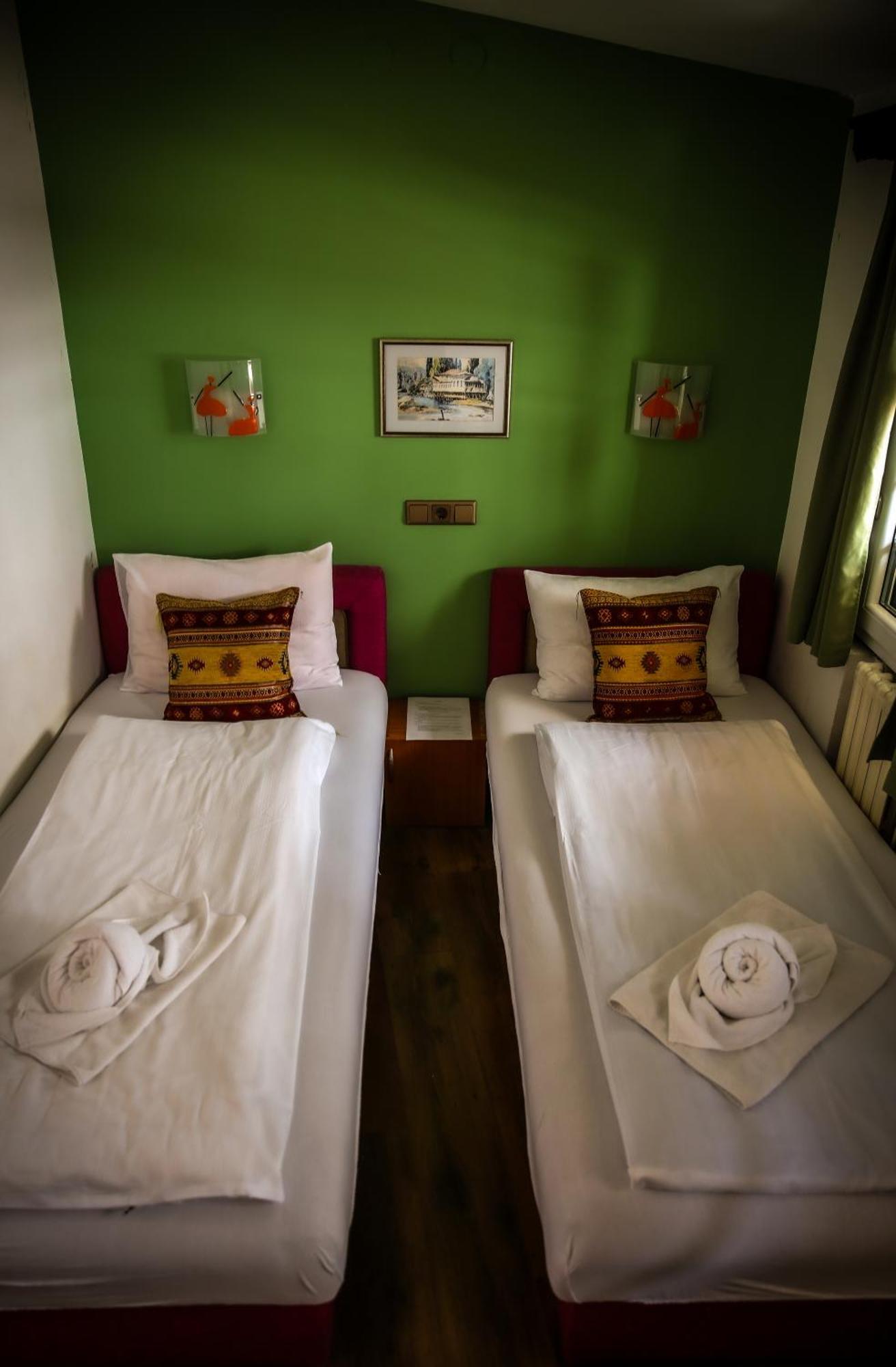 Guesthouse Nia Deluxe Sarajevo Ngoại thất bức ảnh