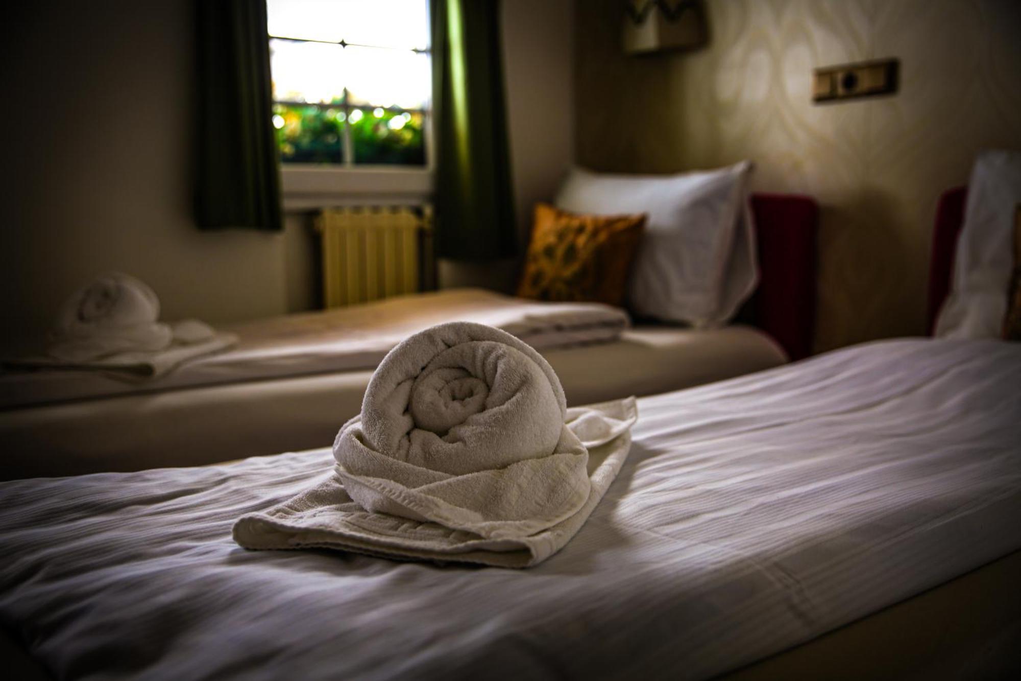 Guesthouse Nia Deluxe Sarajevo Ngoại thất bức ảnh