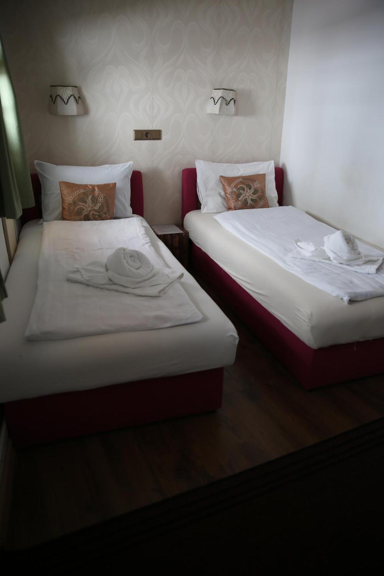 Guesthouse Nia Deluxe Sarajevo Ngoại thất bức ảnh