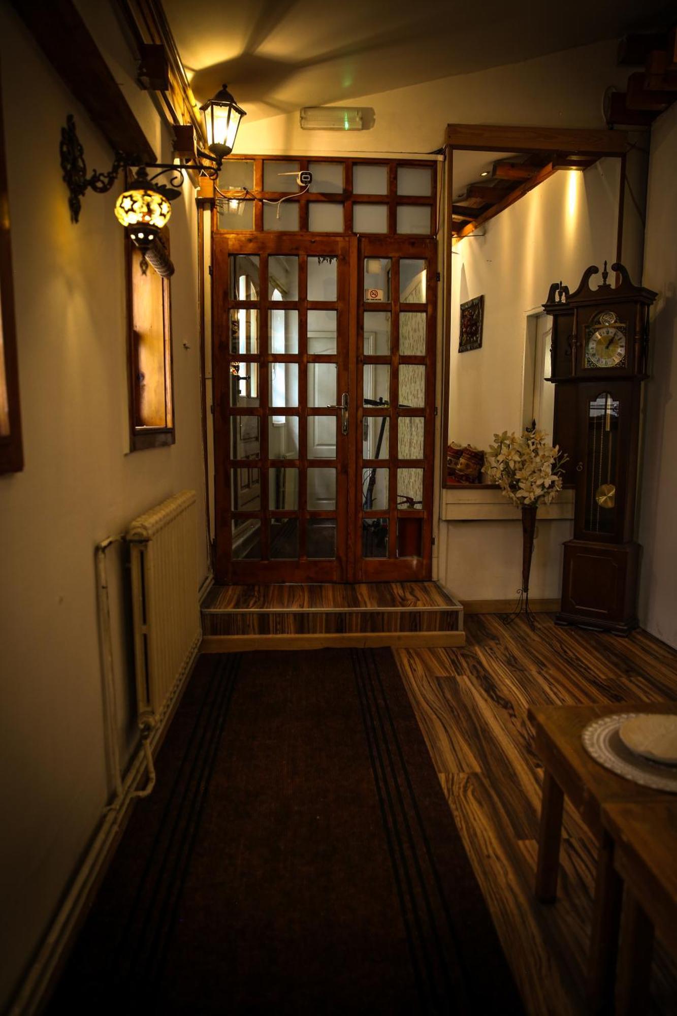 Guesthouse Nia Deluxe Sarajevo Ngoại thất bức ảnh
